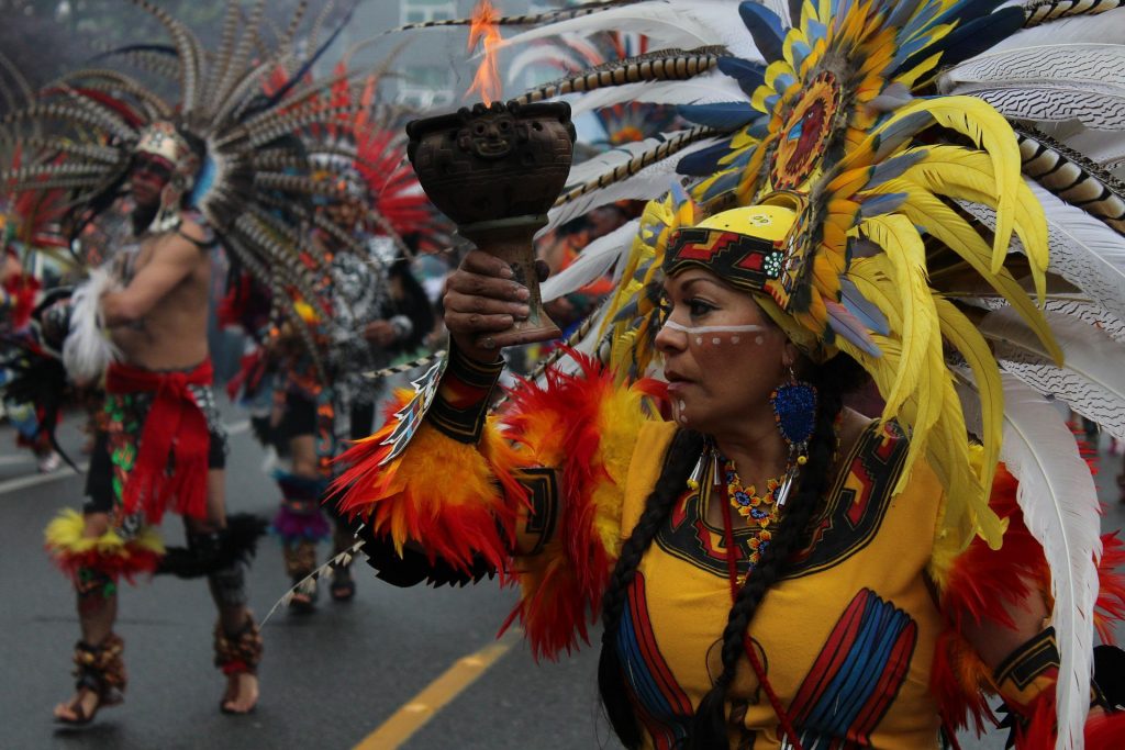 Niemand hat vor, die tatsächliche Geschichte indigener Völker durch Karl May zu ersetzen